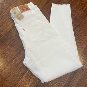 LEVI’S high rise skinny ankle white jeans. Size 8. Never worn, new with tags!